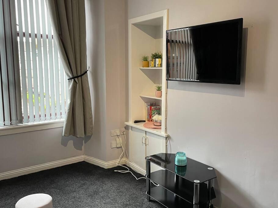 Spacious One Bedroom Flat, Entire Property. Greenock Zewnętrze zdjęcie